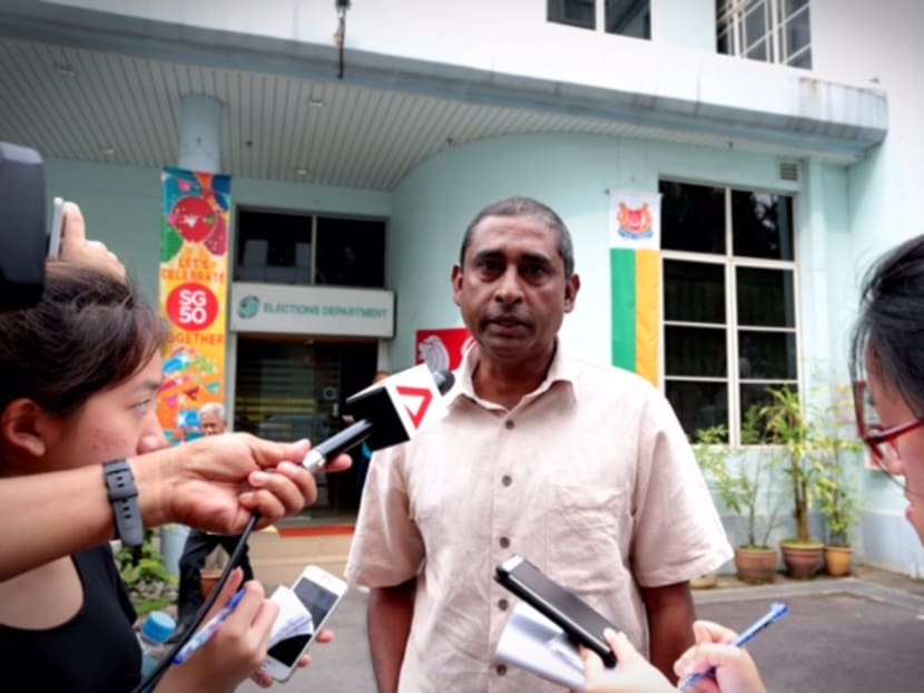 Potential candidates arrive at the Elections Department