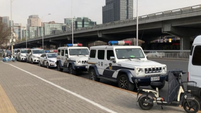 北京上海街头部署大批警力 严防民众聚集