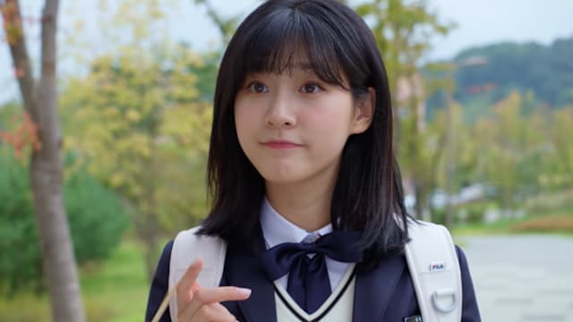 金赛纶遗作首公开！青涩学生模样曝光