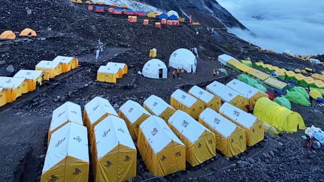 狮城登山客攀登尼泊尔马纳斯鲁峰 下山时身体不适去世
