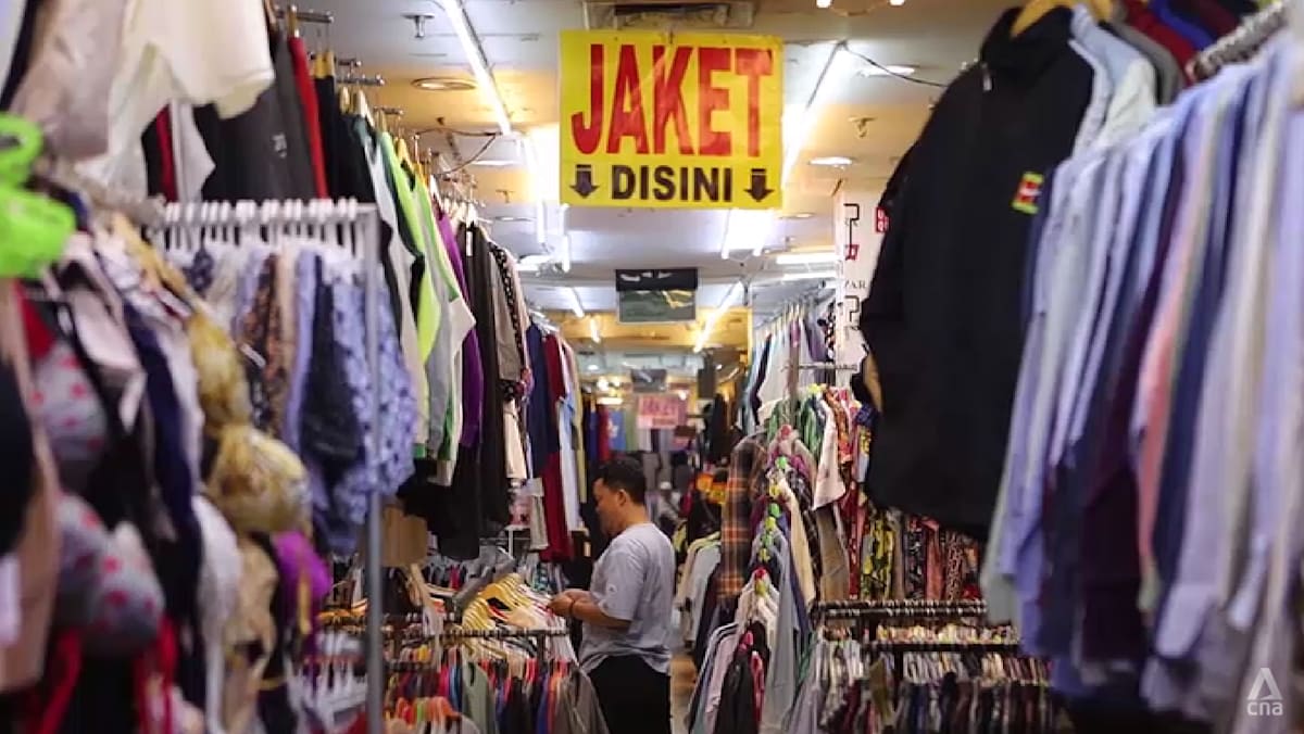 Indonesia tightens second-hand clothing import ban, hitting sellers and thrifty shoppers