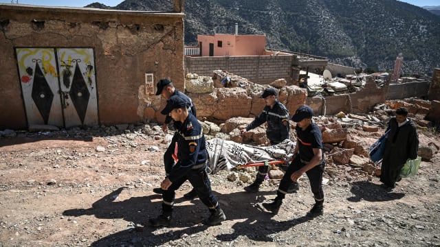 摩洛哥强震死亡人数增至近2500人 另有近2500人受伤
