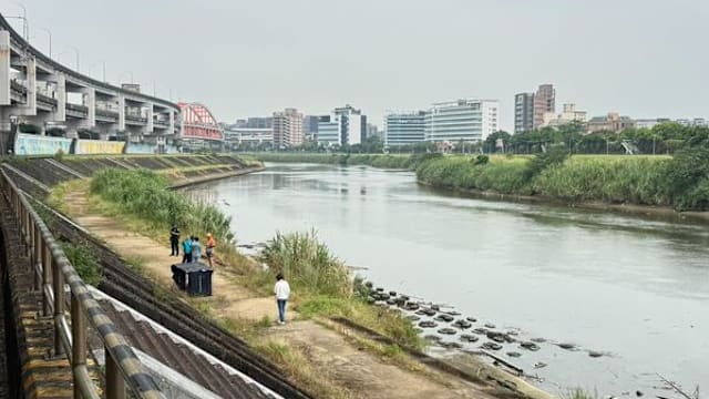 台湾台北基隆河南湖大桥12小时内 发现两具浮尸