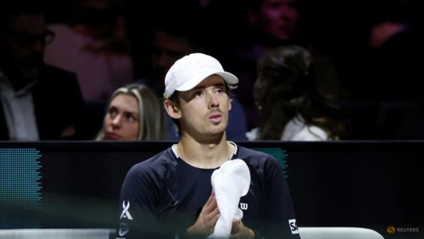 Third time lucky De Minaur dominates Auger-Aliassime to win Rotterdam Open