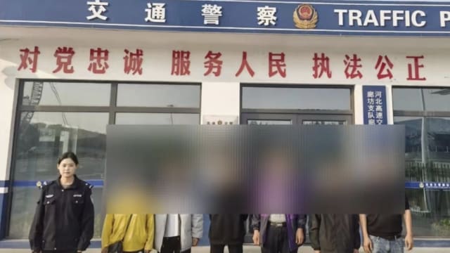 中国三少年结伴自驾游500公里 被警截停才发现司机仅13岁