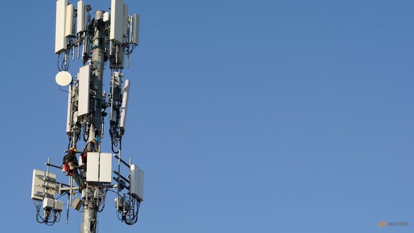 Verizon to cut about 15,000 jobs as new CEO restructures, source says