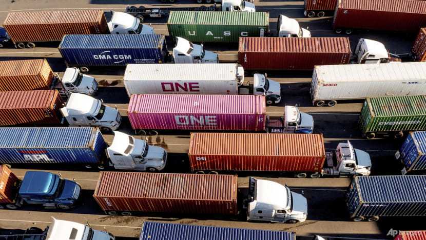 California faces roadblocks in ambitious plan to phase out heavily-polluting diesel trucks California faces roadblocks in ambitious plan to phase out heavily-polluting diesel trucks