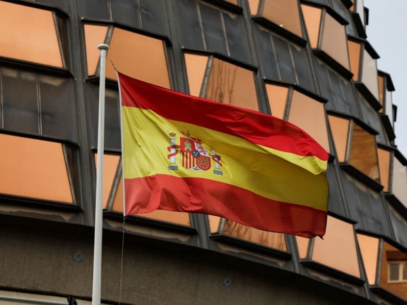 The Spanish flag is seen outside the Constitutional Court building in Madrid, Spain, on Dec 29, 2022. The Spanish flag is seen outside the Constitutional Court building in Madrid, Spain, on Dec 29, 2022.