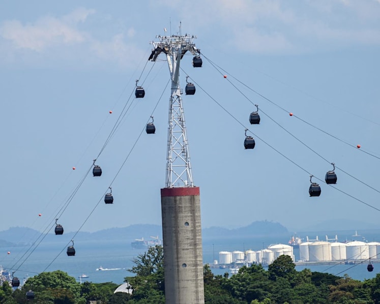 Cable car passengers stranded after system error on Mount Faber Line