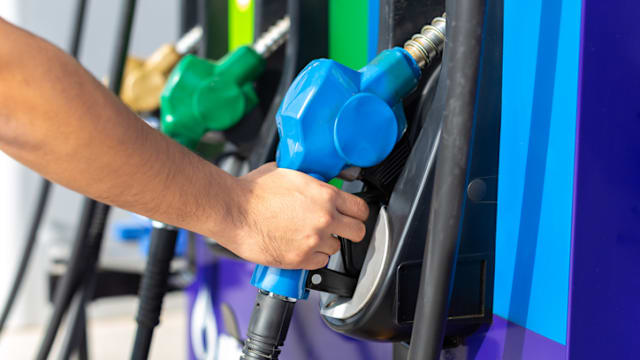 伊朗加大攻击中东能源设施 国际油价应声上涨