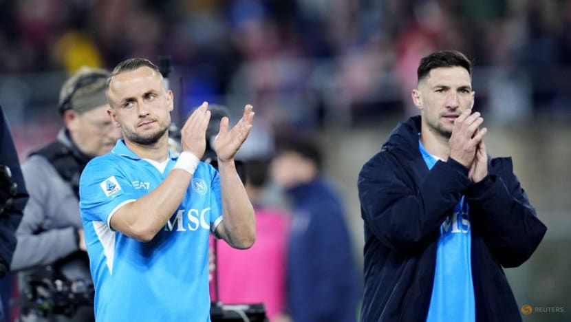 Napoli held at Bologna, waste chance to close on Inter