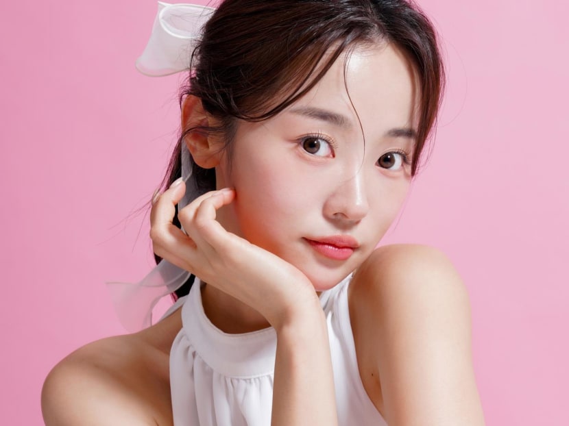 What is 'cloud skin' or blurring makeup? Here’s how to pull off that soft-focus, glowing look What is 'cloud skin' or blurring makeup? Here’s how to pull off that soft-focus, glowing look
