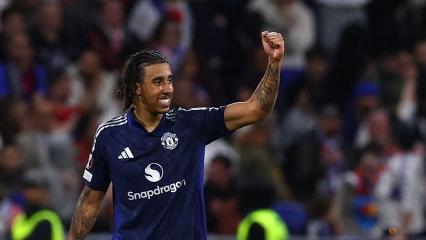 Cherki stoppage-time strike earns Lyon dramatic draw with Manchester Utd