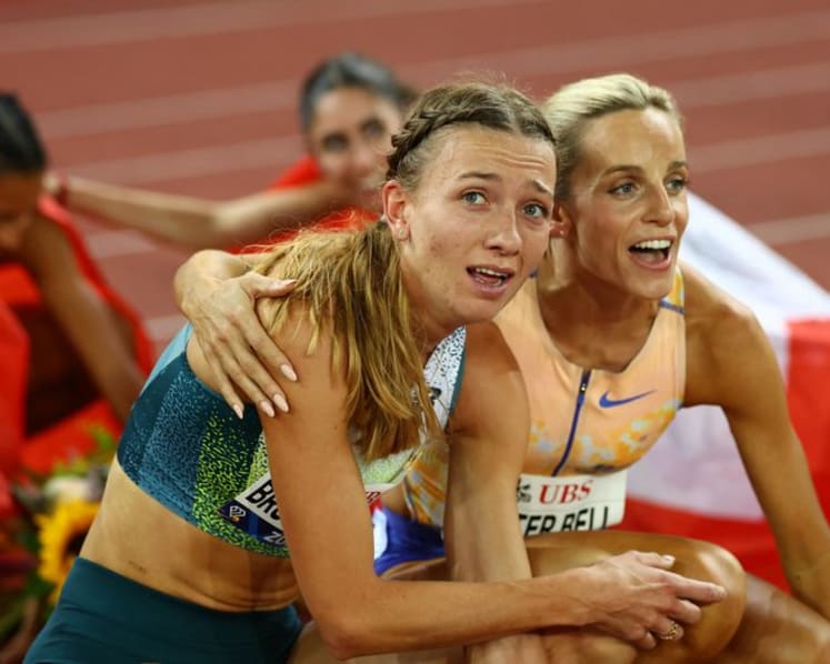 Brazil's Dos Santos, American Russell race to world hurdles records in Zurich