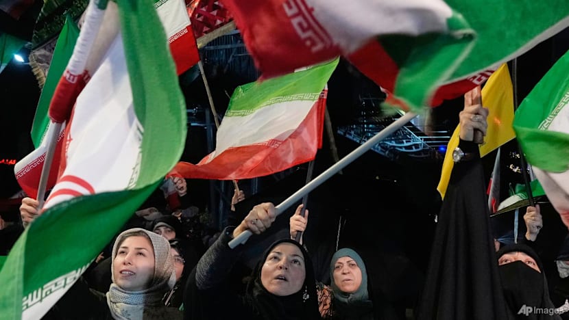 Iran threatens war beyond the Middle East if US attacks