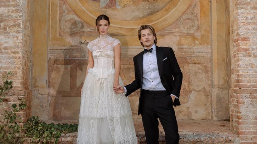 Elegan nan ceria, intip kemesraan pernikahan bintang Stranger Things dengan putra Jon Bon Jovi