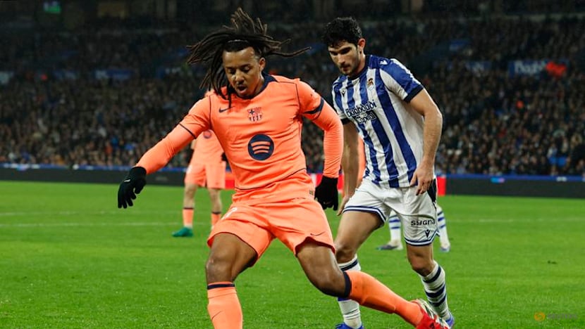 Real Sociedad stun Barcelona 2-1 to end leaders' winning streak