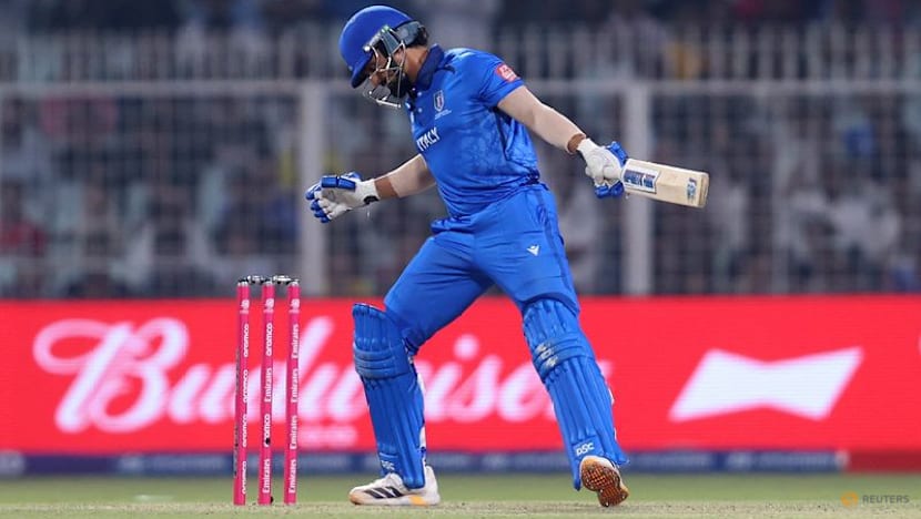 England survive Italy scare to reach World Cup Super Eights