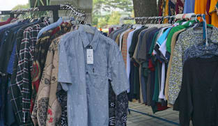 Industri tekstil tanah air terguncang, Prabowo larang impor baju bekas