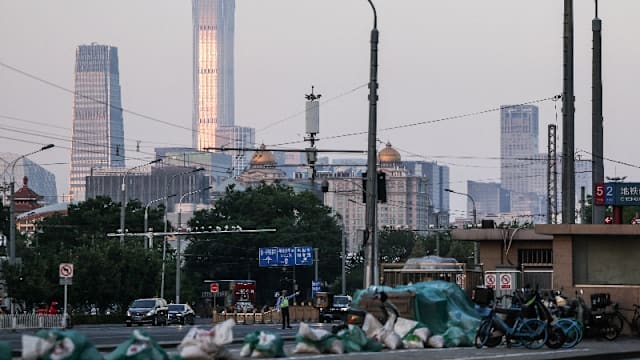 中国实施出入境新规 涉工业科技安全者可被限出境