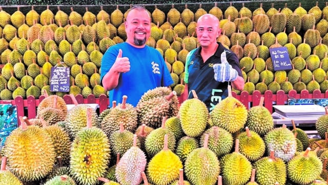 #sgdeals 利陞号万果之王全面促销　古早味甘榜榴梿一个$1！