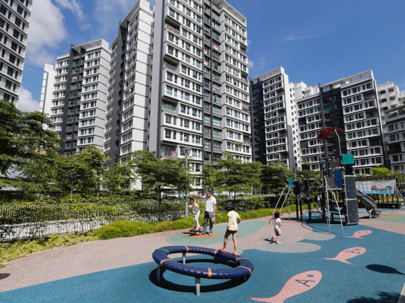 A survey carried out in February found 95 per cent of single mothers seeking public housing faced problems. Mr Ng’s petition calls for laws to be changed so they will be allowed to buy HDB properties. Photo: Najeer Yusof