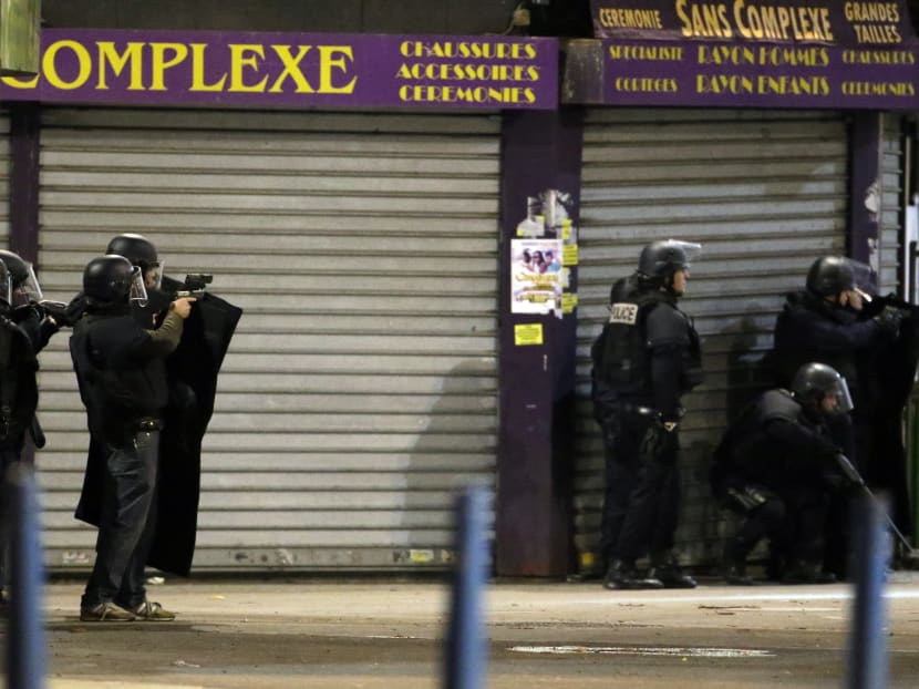 Two dead, seven arrested in Saint-Denis raid targeting Paris attack mastermind