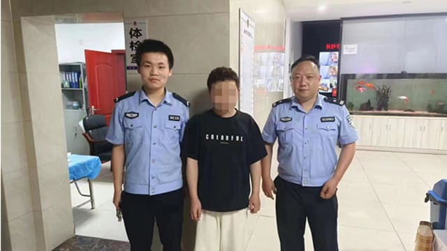 提供网暴服务赚近万人民币 中国男子被拘