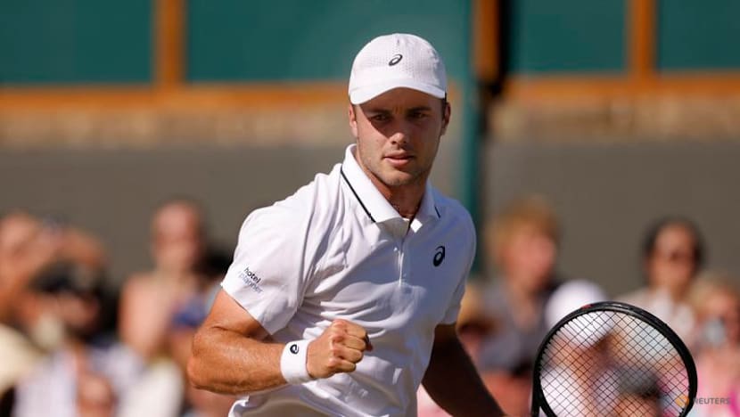 Fery keeps British flag flying at Wimbledon as he out-battles Bergs