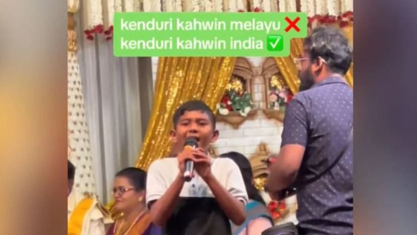 Budak lelaki India di Malaysia ini ‘tarik’ suara ketika dendang lagu Bunga Angkasa di majlis perkahwinan curi perhatian ramai