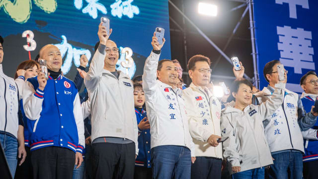 台媒：国民党“侯康配”预计晚间8点现身宣布败选