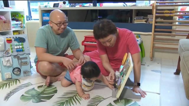 面对幼儿半夜醒来困扰 有家长向睡眠咨询师求助