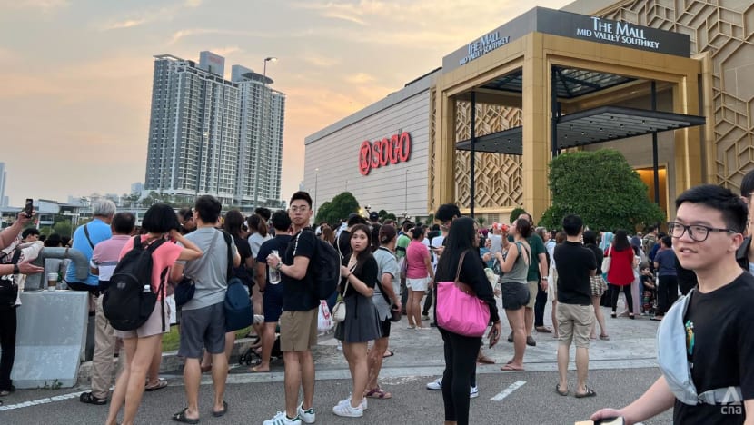 Hundreds evacuated from Johor’s Mid Valley Southkey mall after 'security threat' Hundreds evacuated from Johor’s Mid Valley Southkey mall after 'security threat'