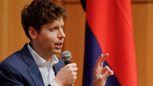 OpenAI董事会正商讨让ChatGPT之父归队