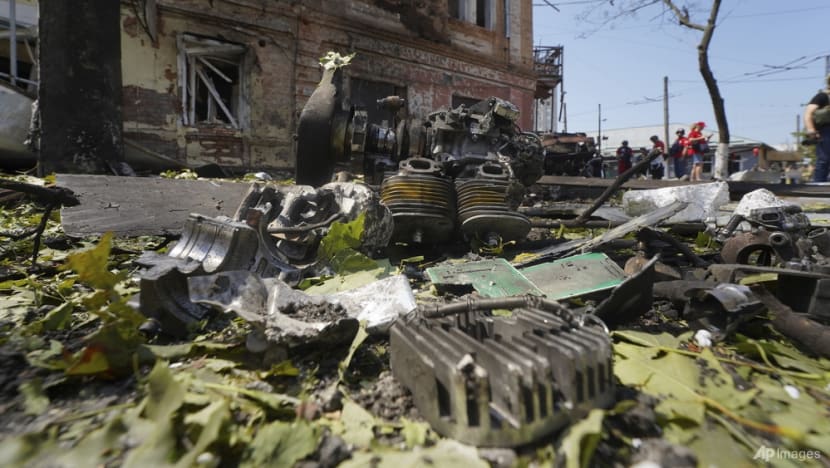 Trump says US will send more weapons to Ukraine Trump says US will send more weapons to Ukraine