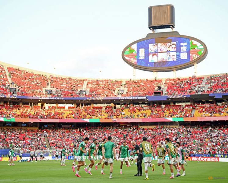 Petkovic rings changes as Algeria chase knockout berth against Austria