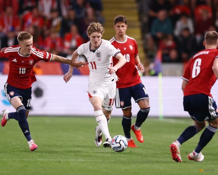 Lamine nets double as Spain win again and England beat 10-man Czechs