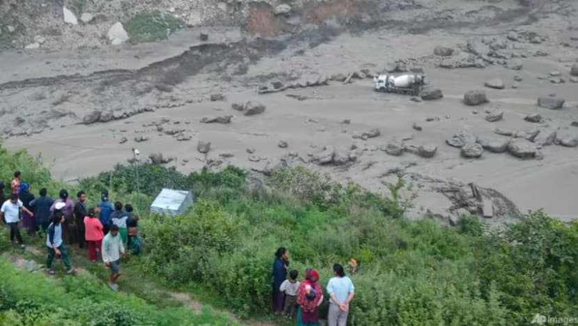 1 maut, 17 hilang sedang banjir di Nepal musnahkan jambatan sempadan dengan China