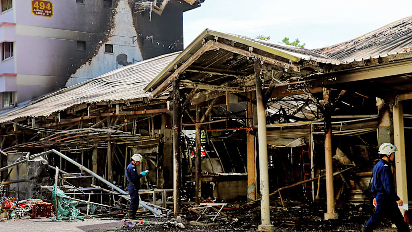 Fire guts Jurong West wet market, coffee shop