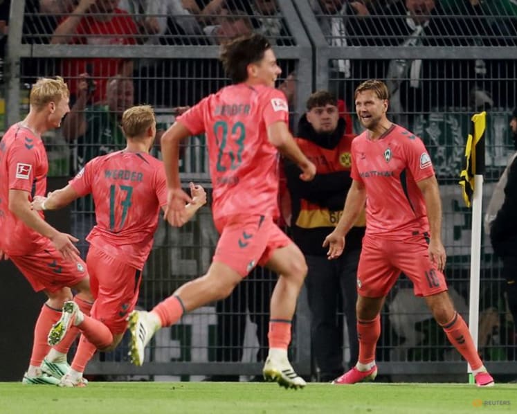 Fullkrug haunts former side as Bremen battle for 2-2 draw at Dortmund