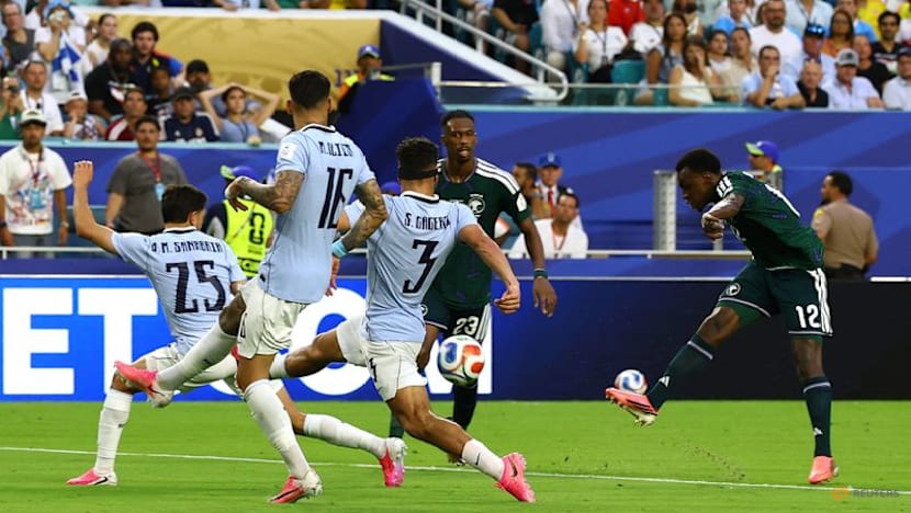 Araujo equaliser saves Uruguay's blushes in draw with Saudis