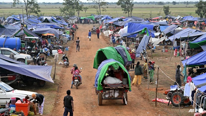 Thais, Cambodians fear returning home despite border truce