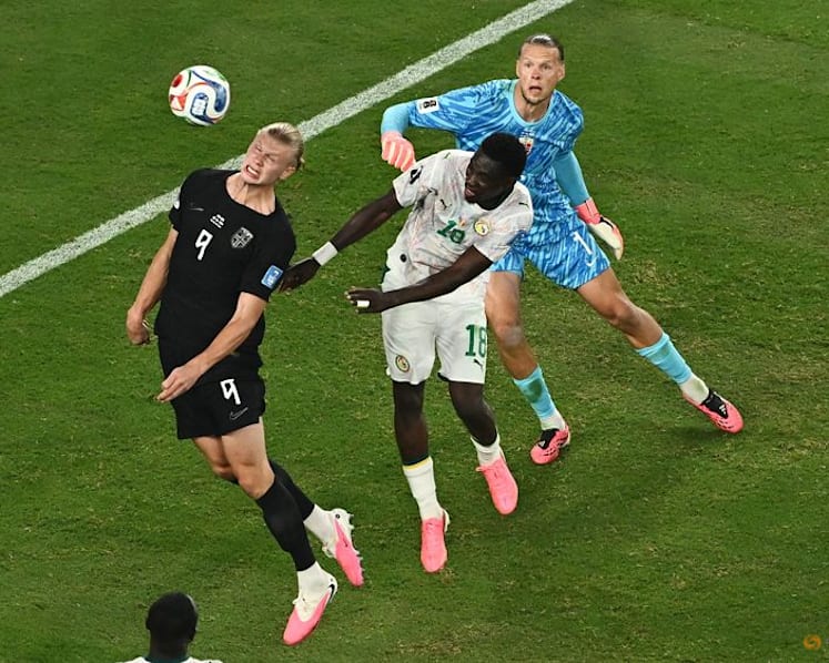 Senegal and Iraq meet in last-chance saloon