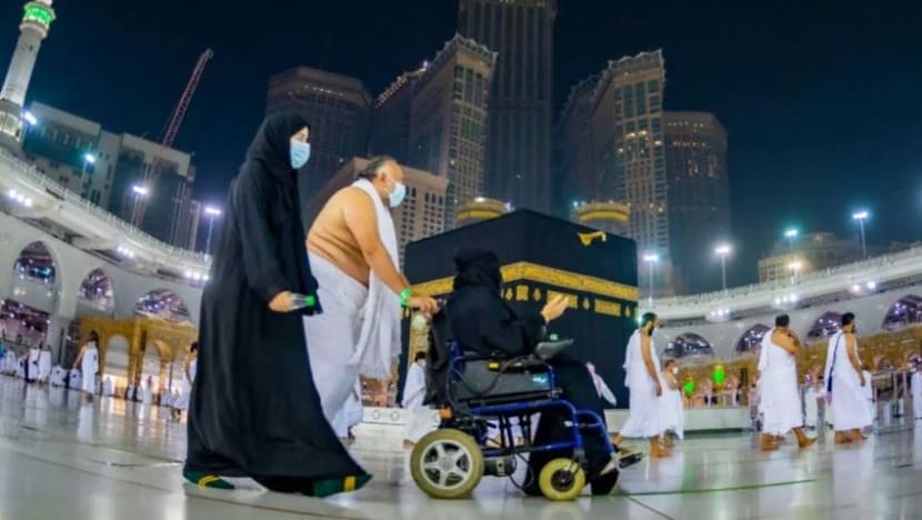 Arab Saudi umum kod etika pakaian bagi jemaah umrah wanita
