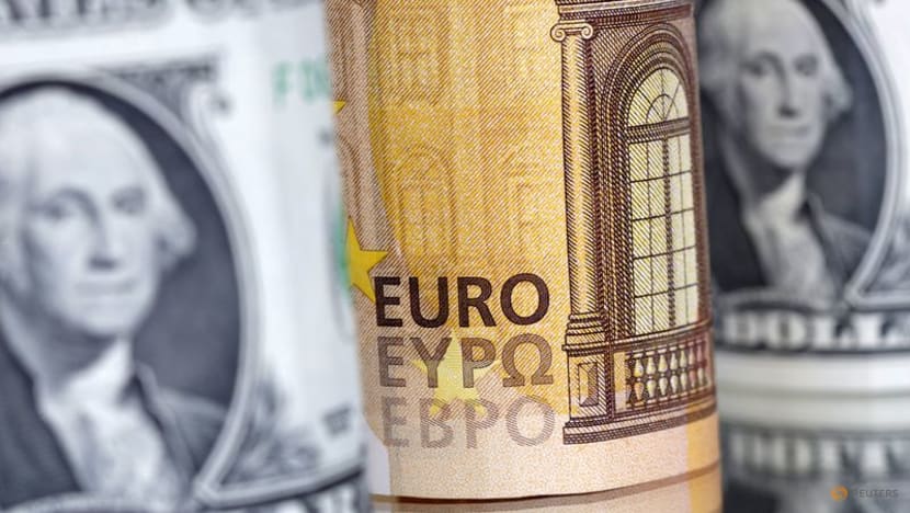 Euro gains after German fiscal deal; dollar underpinned by government shutdown likely averted Euro gains after German fiscal deal; dollar underpinned by government shutdown likely averted