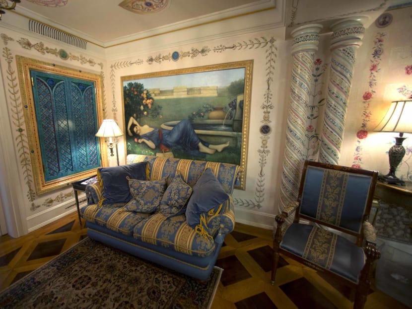 Versace’s former mansion up for auction