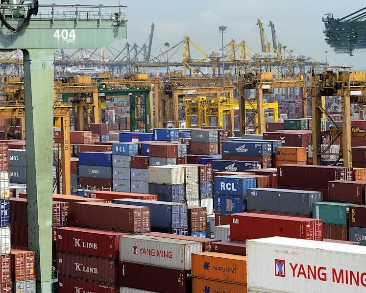 S'pore April exports fall again amid weak global demand
