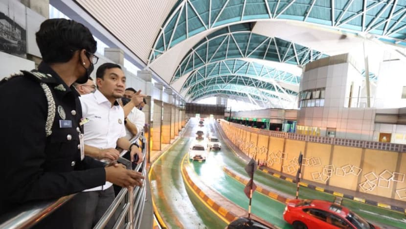 Efficiency of Causeway checkpoints at Johor Bahru to be raised to 100% this year: Chief minister Efficiency of Causeway checkpoints at Johor Bahru to be raised to 100% this year: Chief minister
