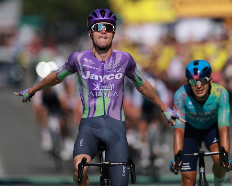 Schmid wins Tour de France stage 13 as Pidcock closes in on overall leader Pogacar