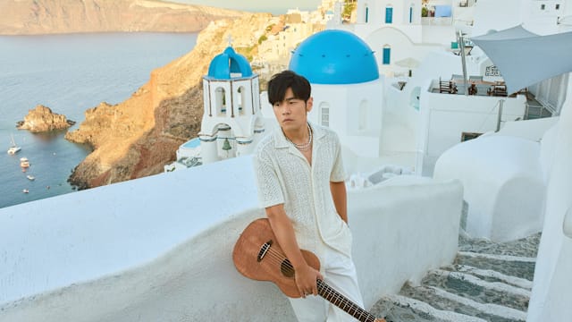 周杰伦新歌《爱琴海》由刘耕宏填词，歌名原本是《希腊拖鞋》？